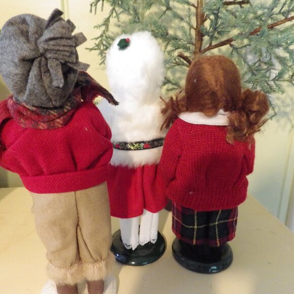 3 Byer's Choice LTD Children Christmas Carolers - Picture 5 of 6